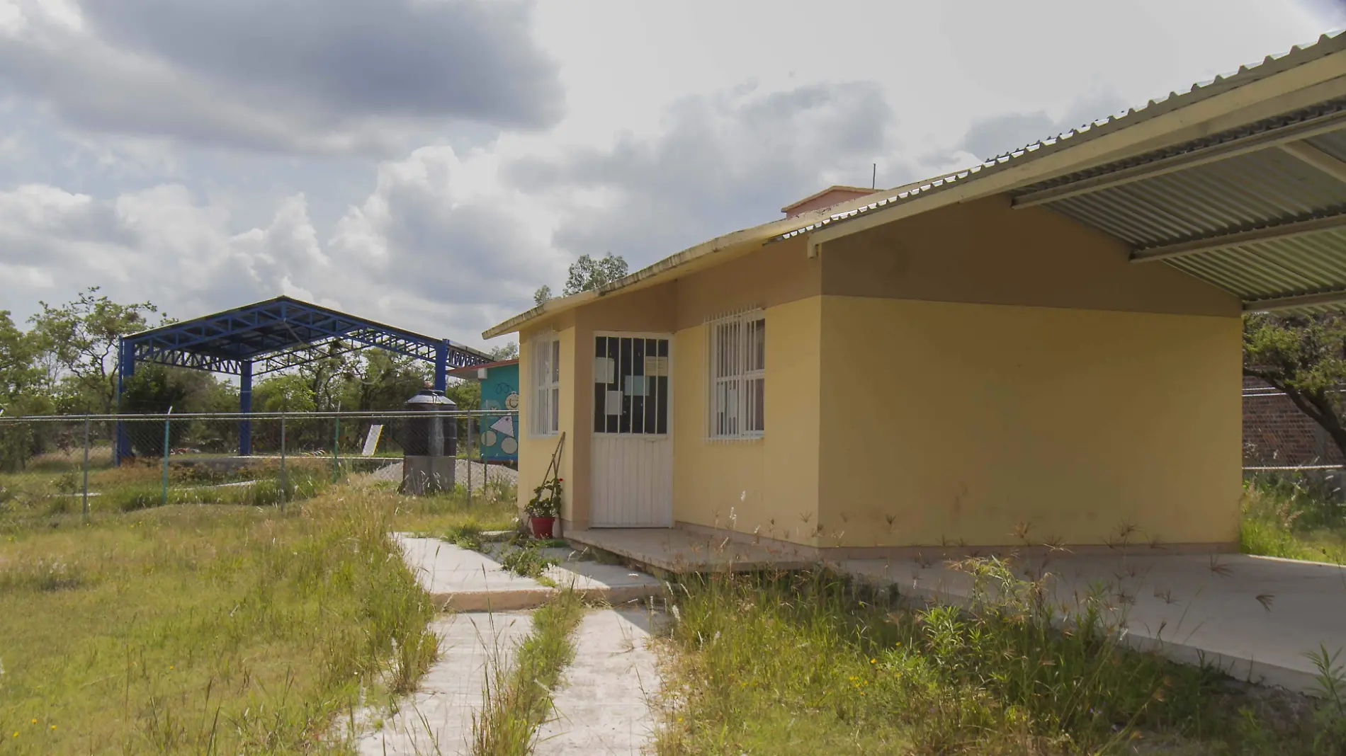 La Casa de Salud de La Purísima sólo ofrece consulta médica por cuatro horas, una vez cada 15 días.  Foto César Ortiz.